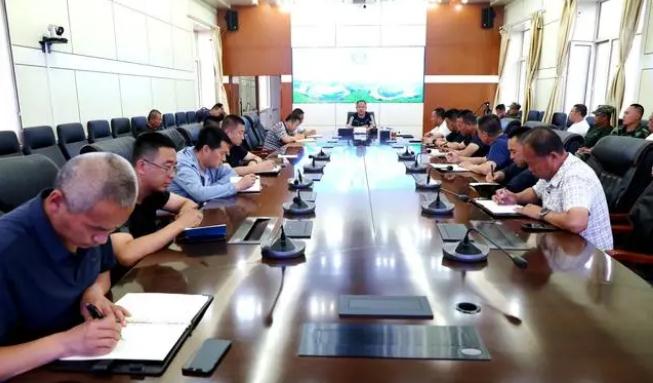 阿木爾林業(yè)局召開夏季森林防火，林下資源管理工作部署會(huì)議